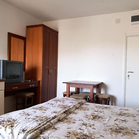 Apartmani Becici Oda fotoğraf
