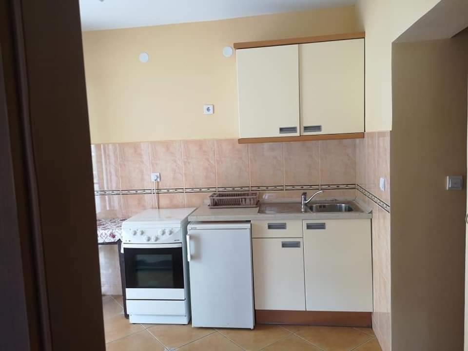 Apartmani Becici Oda fotoğraf