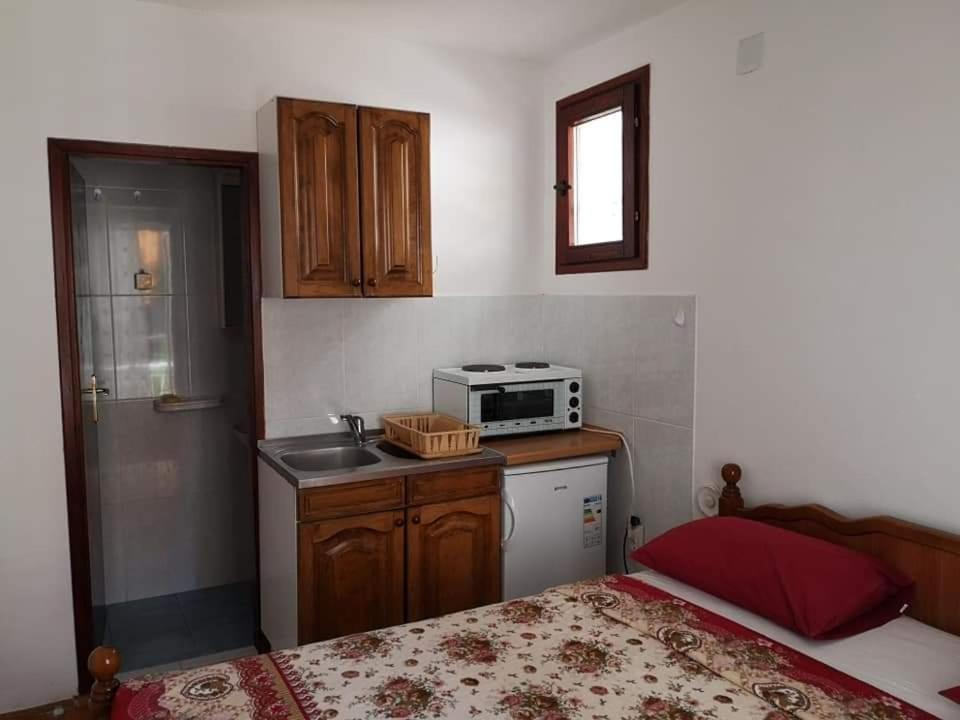 Apartmani Becici Oda fotoğraf
