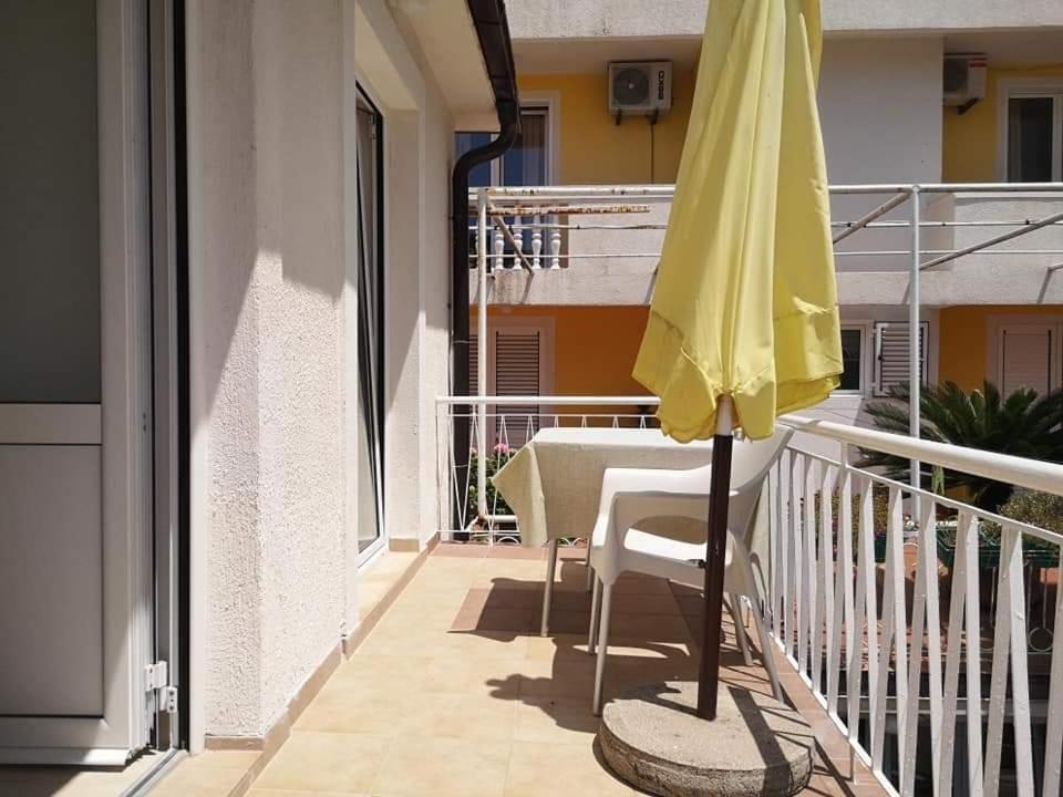 Apartmani Becici Oda fotoğraf