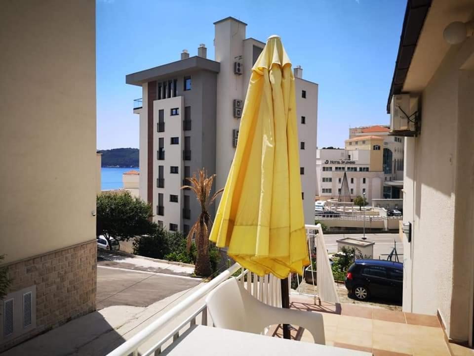 Apartmani Becici Oda fotoğraf