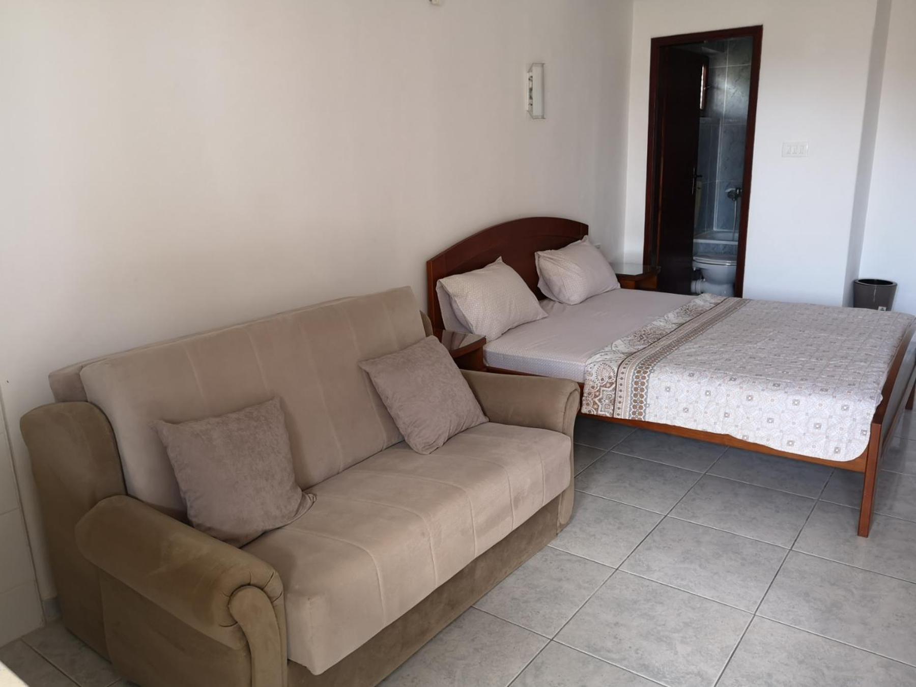Apartmani Becici Oda fotoğraf